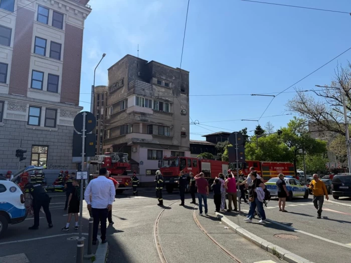 Incendiu pe strada Dinicu Golescu din București sursă foto: ISU București Ilfov