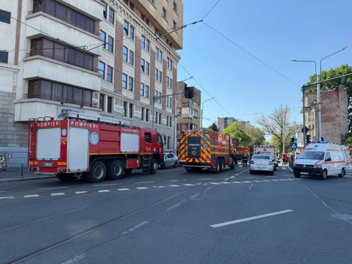 Incendiu pe strada Dinicu Golescu din București sursă foto: ISU București Ilfov