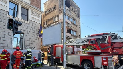 UPDATE Incendiu violent într-un apartament de pe bulevardul Dinicu Golescu din București. Sunt mai multe victime FOTO și VIDEO