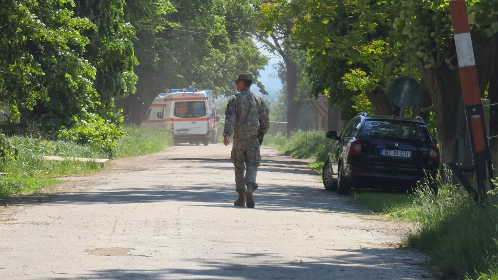 Explozie într-un poligon de muniție din Botoșani. Doi militari au fost grav răniți