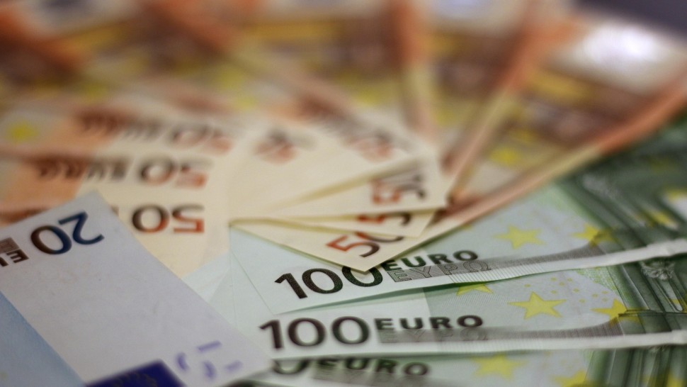 Ce se întâmplă cu moneda euro. Nicușor Dan invită piețele la calm și anunță stabilitate după moțiune