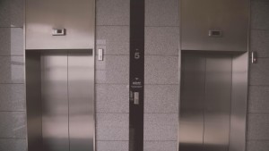 Proiectul Lift pentru viaţă adoptat în Senat blocurile cu trei și patru etaje vor beneficia. Robert Cazanciuc PSD Pentru părinţii sau bunicii noştri timpul nu mai are răbdare
