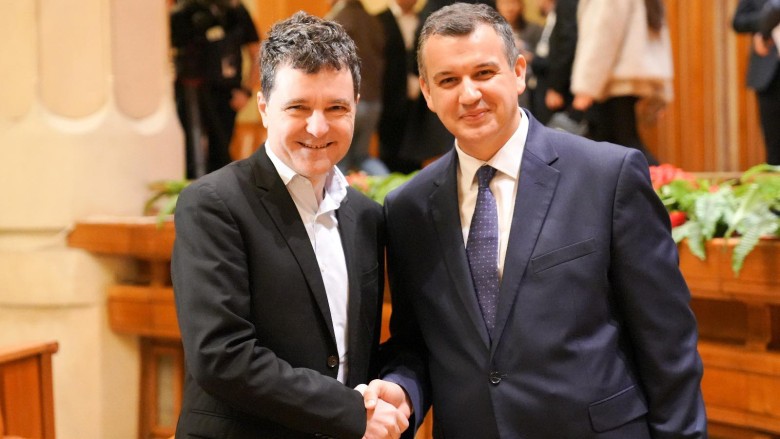 Nicușor Dan i-a anunțat deja pe șefii de partide că îl vrea premier pe Eugen Tomac. Discuții blocate la formarea guvernului Surse Antena 3 CNN