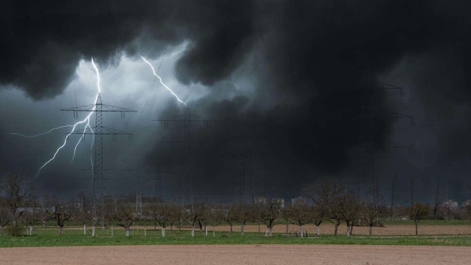 Prognoza meteo 11 mai. Furtuni și ploi torențiale la început de săptămână. Zonele afectate
