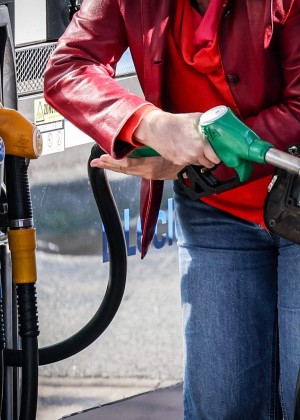 Preț carburanți 11 mai. Motorina s-a ieftinit dar benzina a rămas la același preț
