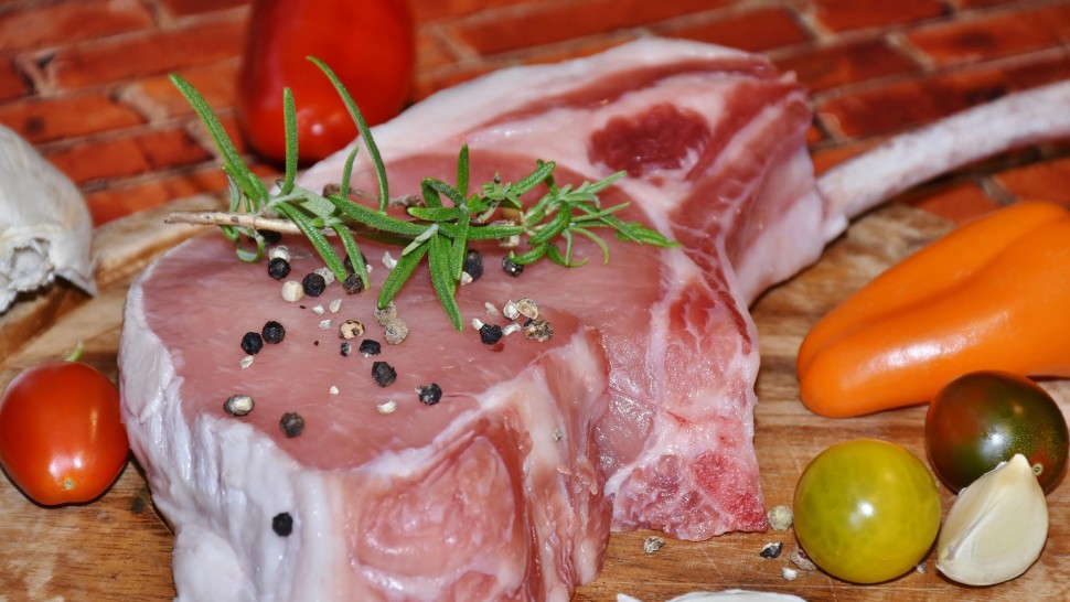 Noi reguli la vânzarea cărnii de porc. Ministerul Agriculturii a impus obligații pentru supermarket-uri