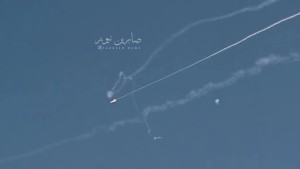Noi tensiuni în Orientul Mijlociu Emiratele Arabe Unite anunță că au interceptat 15 rachete iraniene și patru drone