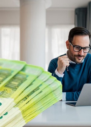 Ajutor financiar de 3000 de euro pentru o categorie de români. A început depunerea dosarelor