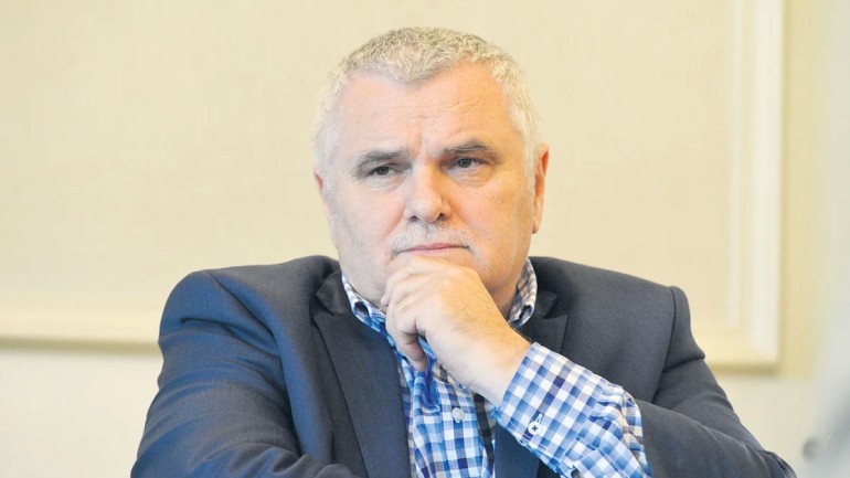Ștefan Mitroi scriitorul născut în satul lui Noica a împlinit marți 70 de ani Premiile nu te fac scriitor. Mai degrabă te strică
