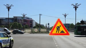 Se închide circulația în zona fântânilor din Piața Unirii pe sensul către Biblioteca Națională. Anunțul lui Băluță