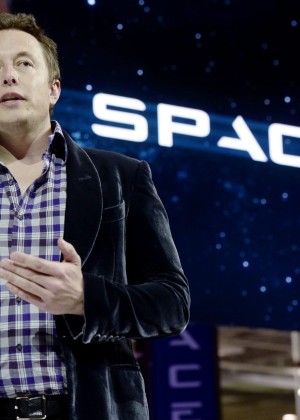Elon Musk este primul trilionar din lume. SpaceX a fost oficial listată la bursă