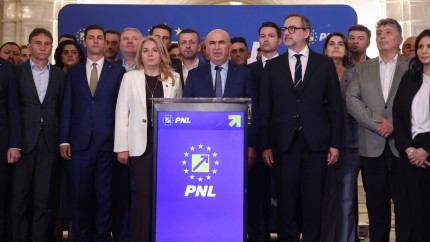 Decizia PNL de excludere a unor membri liberali suspendată de instanță. Motivele invocate de aceștia