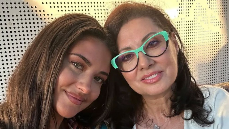 Mama Antoniei a absolvit facultatea la aproape 60 de ani. Cum arată Denise Iacobescu