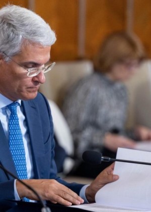 Război pe scena politică din cauza indemnizației de dirigenție. Ce propuneri face ministrul Muncii