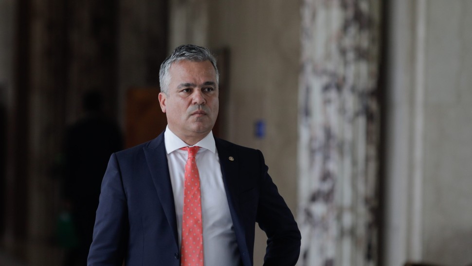 Votul de învestitură pentru Guvernul Adrian Veștea. AUR a ieșit din sală nici UDMR nu votează LIVE UPDATE VIDEO