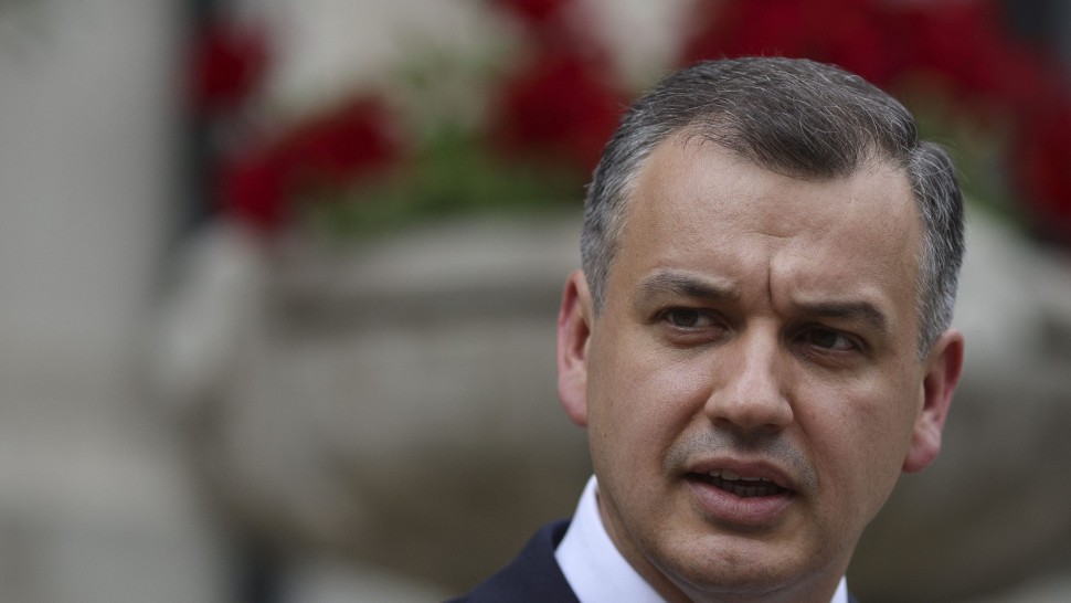 Decizie oficială privind tăierea salariilor pentru două categorii de bugetari. Eugen Tomac Președintele nu va promulga o lege