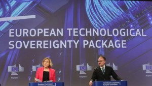 UE lansează un pachet legislativ pentru suveranitate tehnologică Se pregătește consolidarea industriei europene de semiconductori inteligenţă artificială şi servicii cloud
