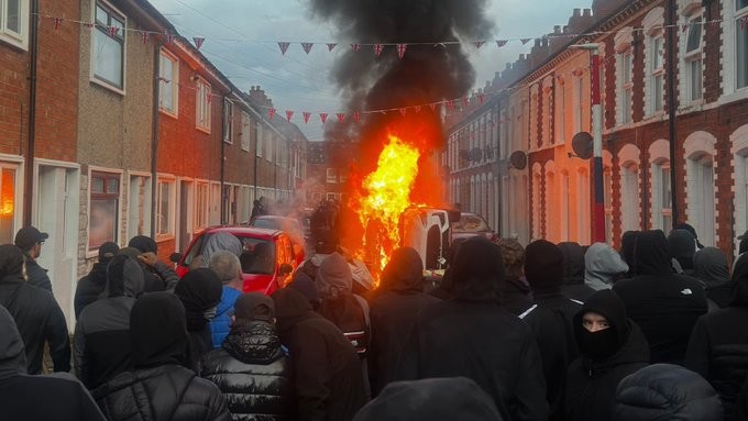 Drama familiilor de români terorizați de locuitorii din Belfast. Ambasada din Irlanda de Nord intervine de urgență