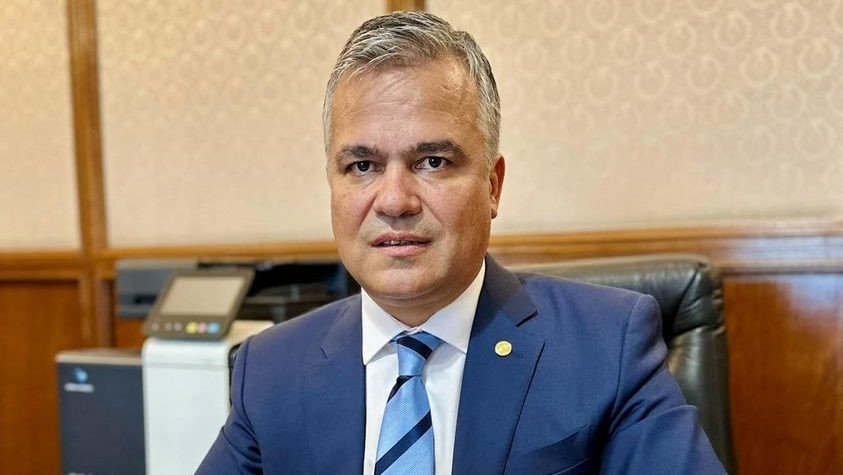 Adrian Veștea anunță etapa finală de definitivare a programului de guvernare Joi în prima parte a zilei vom depune la Parlament programul de guvernare şi lista miniştrilor