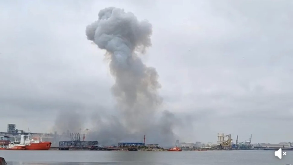 O dronă maritimă a explodat vineri în Portul Constanța Anunțul MApN Dispozitivul s-a autodetonat fără a provoca victime VIDEO