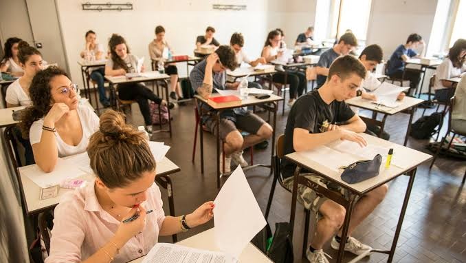 Evaluarea Națională 2026 pentru clasa a VIII-a. Prima probă Limba și literatura română. 148.000 de elevi participă