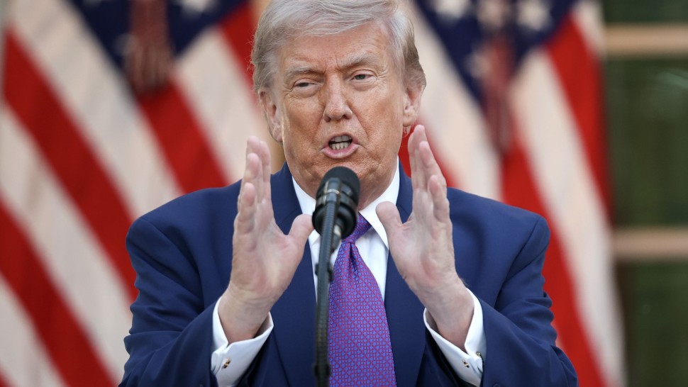 Trump amenință cu atacuri fără precedent în Iran. Președintele SUA e nervos Îşi bat joc de noi