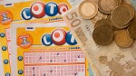 A câștigat 30 de dolari la loterie și a decis să mai cumpere două bilete. Ce a urmat