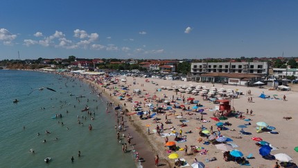 UPDATE Arafat Se sistează operaţiunile de evacuare. Situația este sub control Litoralul românesc evacuat după incidentul cu drona maritimă