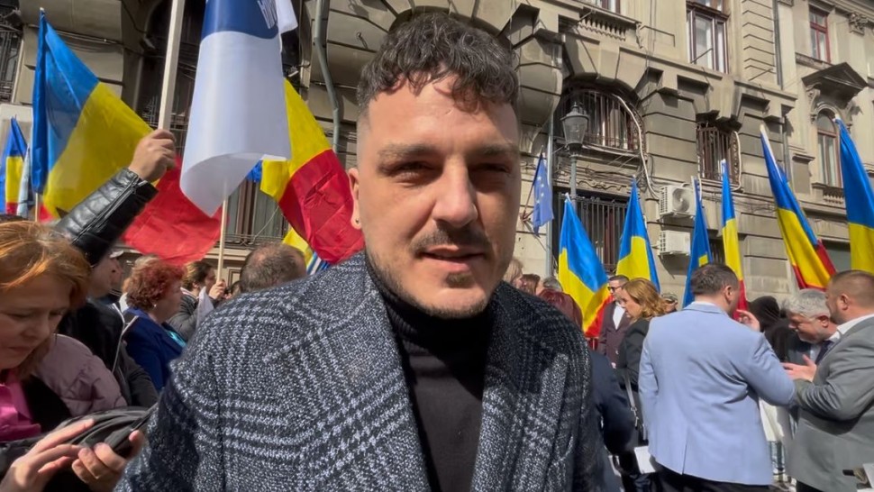 Influencerul Makaveli dus cu mascații la audieri. I s-a făcut rău și a fost dus la spital