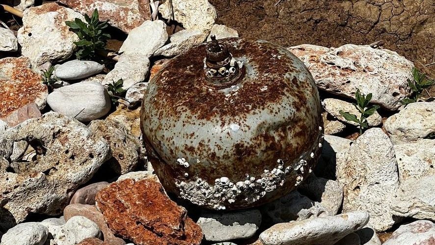 Mină marină detonată pe plaja dintre Vama Veche şi 2 Mai de scafandrii militari VIDEO