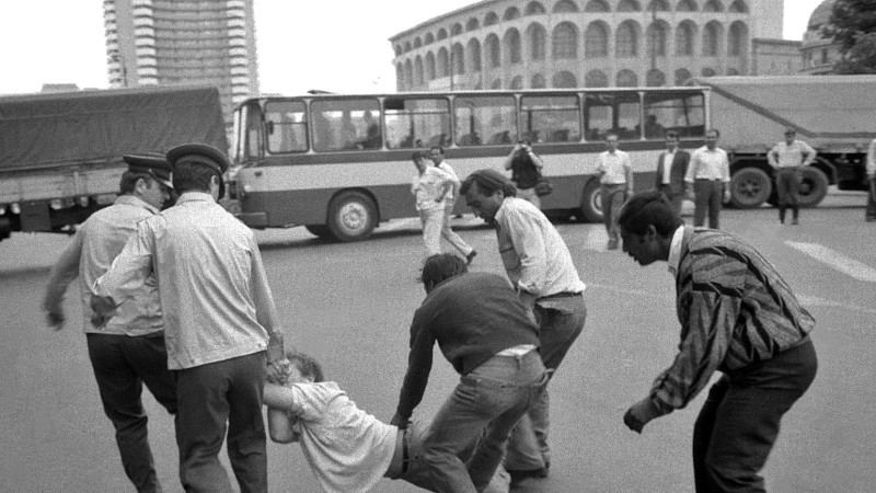 36 de ani de la Mineriadă. Documente diplomatice declasificate expuse azi și mâine în București