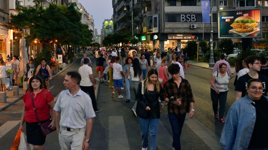 Reguli noi în București. Decizie privind muzica și trotuarele pentru pietoni
