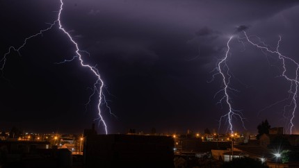 Prognoza meteo 18 iunie. Vreme caldă însă nu scăpăm de furtuni. ANM anunță zonele afectate