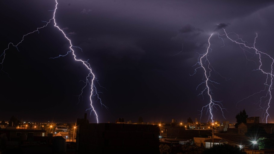 Prognoza meteo 28 august. Ploi și vijelii la finele săptămânii. Unde va mai fi soare