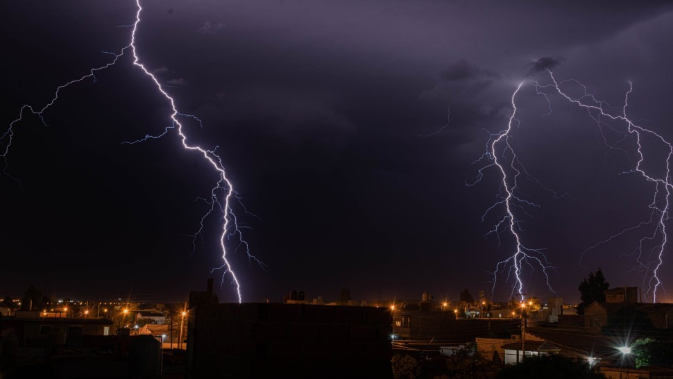 Prognoza meteo 18 iunie. Vreme caldă însă nu scăpăm de furtuni. ANM anunță zonele afectate