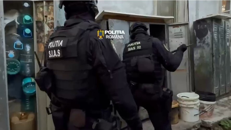Zeci de percheziții în București Dâmboviţa Ilfov Prahova Ialomița și Teleorman privind furtul a 10 tone de combustibil din vagoane-cisternă