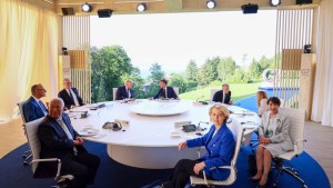 Donald Trump le-a spus liderilor G7 că  el este şeful. Liderul SUA a ajuns cu întârziere în Franța