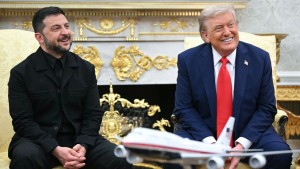 Grupul G7 al marilor puteri discuţii cu preşedintele Volodimir Zelenski privind Ucraina. Marea Britanie anunţă un acord energetic cu Kievul pentru furnizarea de uraniu îmbogăţit