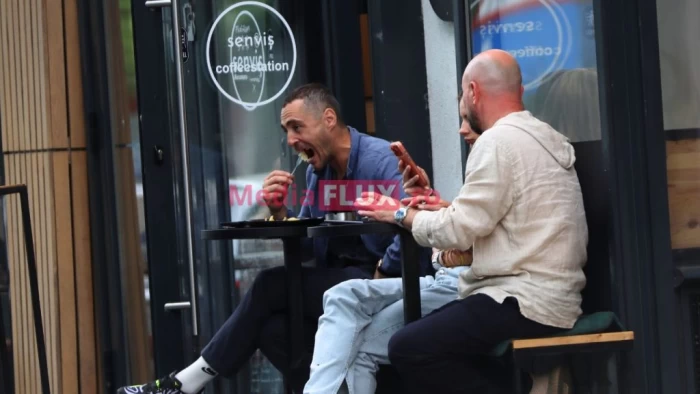Vladimir Drăghia, înfometat nevoie mare după finala Desafio! Actorul se recuperează cu o porție consistentă de cârnați dis-de-dimineață