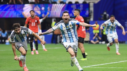 Argentina merge în sferturile de finală la Cupa Mondială după un meci de infarct cu Egipt Un nou record pentru Messi