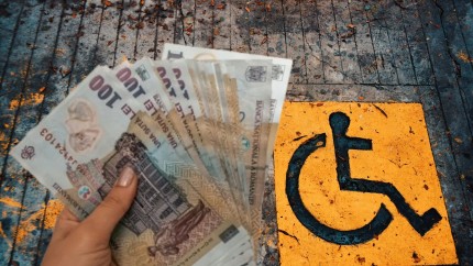 Ajutor de 1.600 de lei pentru copiii cu handicap. Cum se pot obține banii și ce acte se depun la dosar
