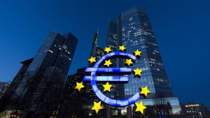 Tensiunile din strâmtoarea Ormuz pun sub semnul întrebării decizia BCE privind dobânzile
