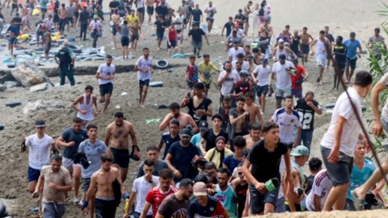 Criza din Ceuta a luat sfârșit. Aproape toți migranții s-au întors în Maroc anunță Spania. 67 de persoane au murit