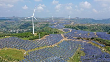 China vrea să crească producția de energie eoliană și solară cu peste 50 în următorii cinci ani