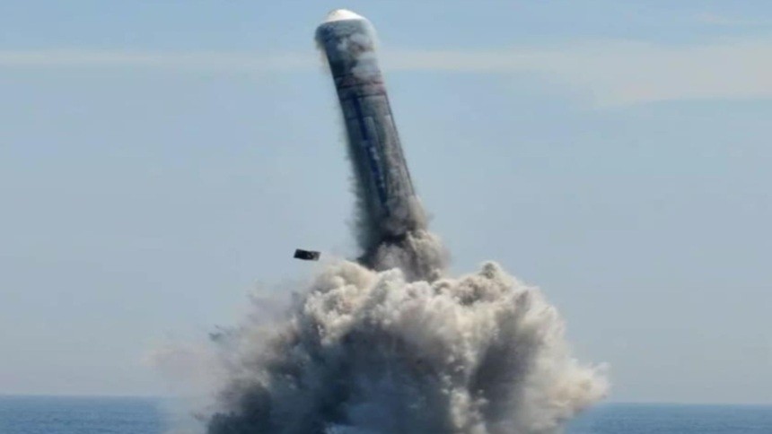 Marina chineză exerciții militare nucleare alături de Rusia Tir de rachetă balistică intercontinentală fără ogivă nucleară de la bordul unui submarin strategic nuclear