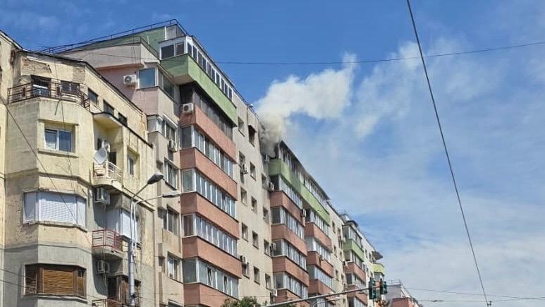 Incendiu la un apartament pe Calea Moșilor din București. Focul a fost localizat nu există victime VIDEO