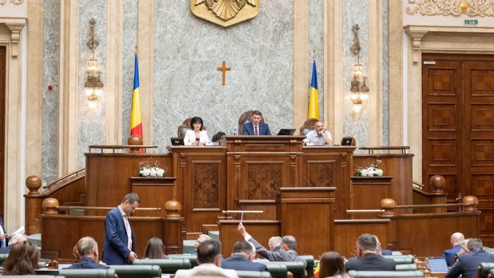 Parlamentarii se reunesc într-o nouă sesiune extraordinară. Mircea Abrudean anunță proiectele care se discută