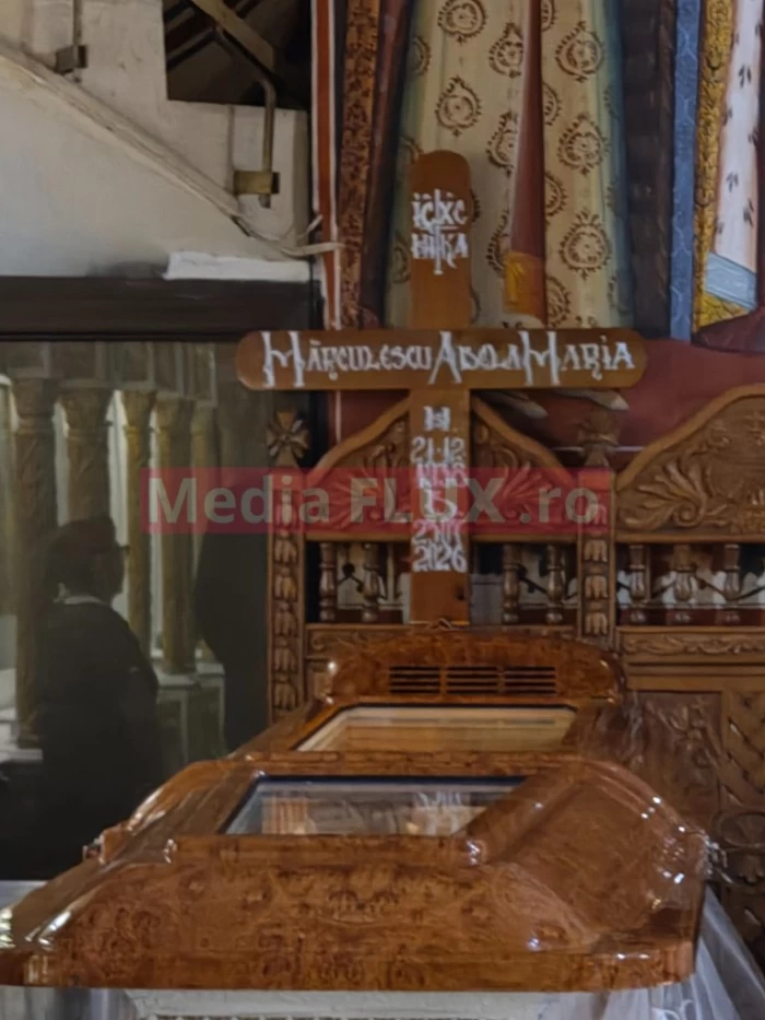 Primele imagini de la priveghiul actriței Adela Mărculescu. Trupul neînsuflețit, depus la Biserica „Sfântul Gheorghe Nou“
