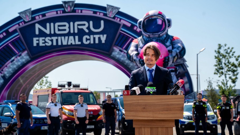  Selly anunță deschiderea oficială a stațiunii Nibiru și a festivalul 8222Beach Please 8221 la Costinești 8222Cea mai mare destinaţie de divertisment din Europa va rămâne deschisă toată vara8221 VIDEO