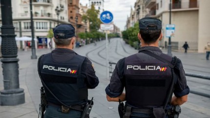 Jaf ca în filme. Zece români arestați în Spania după ce atacau din mers camioane pline cu electrocasnice